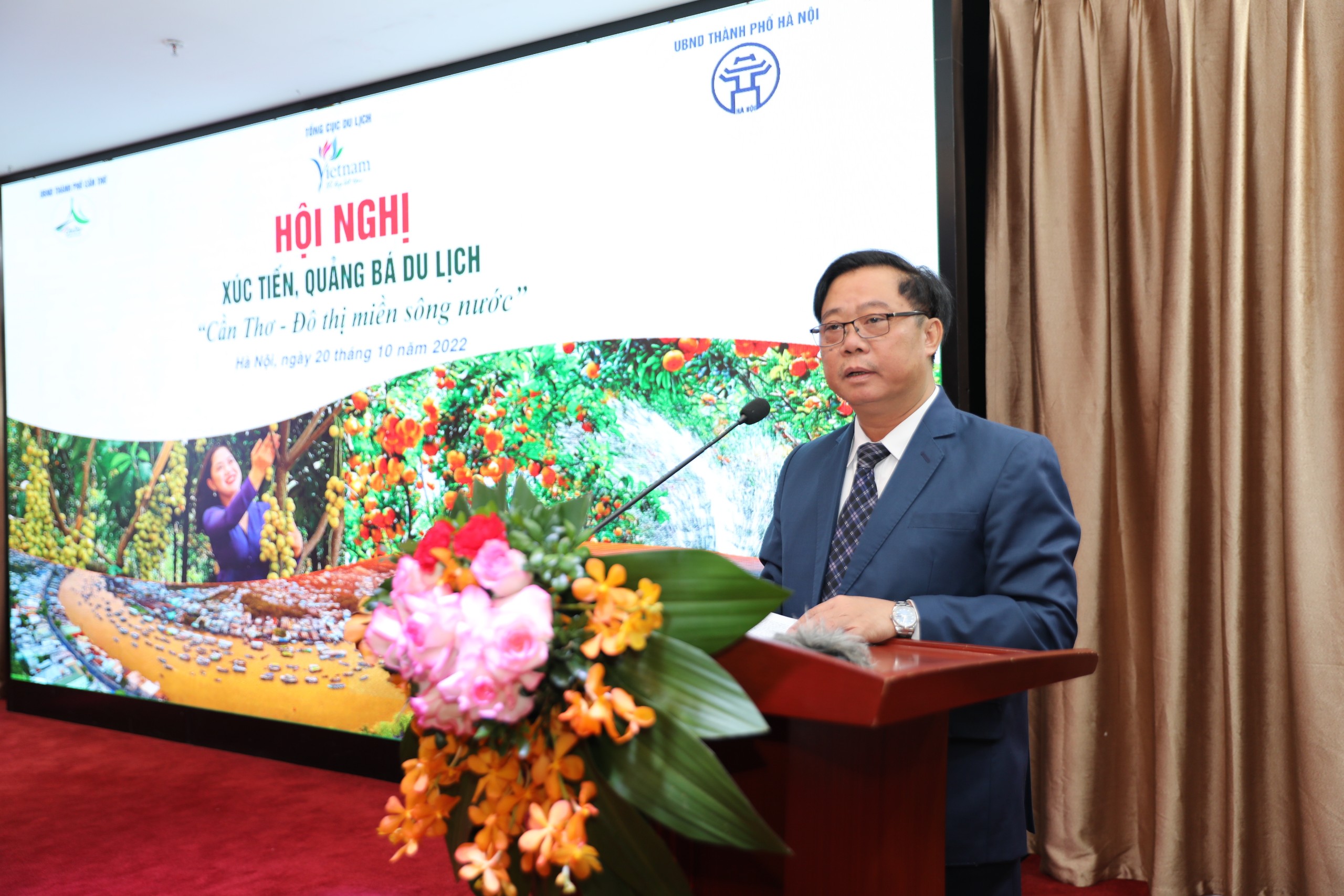 Phó Tổng cục trưởng Tổng cục Du lịch Phạm Văn Thủy phát biểu tại Hội nghị 